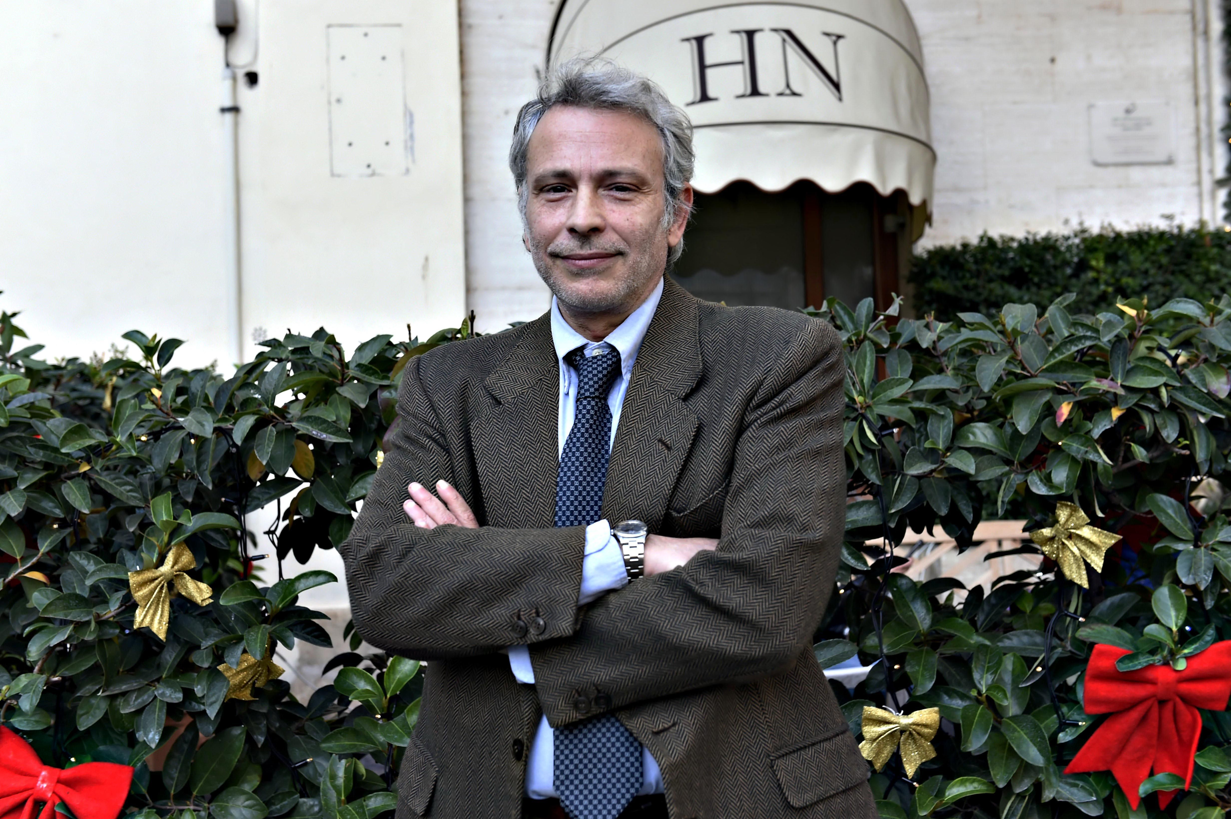 «Vaccino, con tre dosi ci si ammala più di chi non è vaccinato»