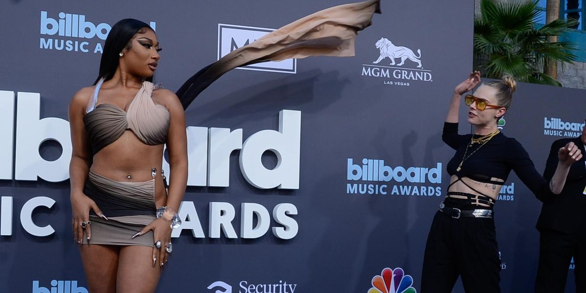The Internet Reacts to Cara Delevingne's Night at the BBMAs