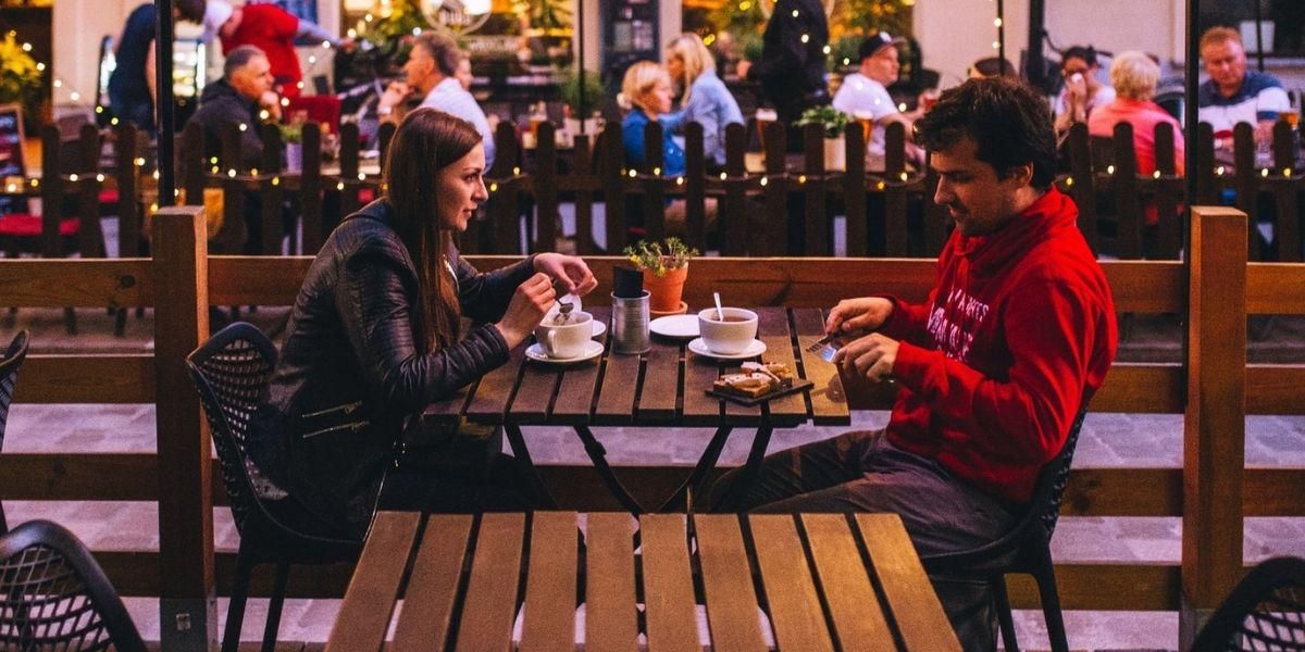 People Imagine How To Completely Ruin A Date That's Going Well