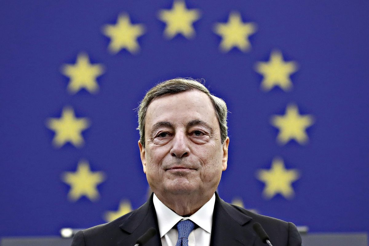 Lo studio della banca smentisce Draghi: pericolo recessione. E la colpa è dell’Ue