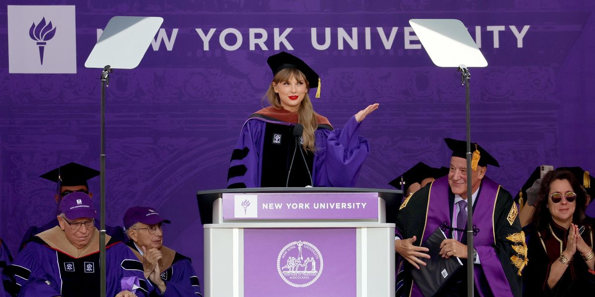 Taylor Swift Tells Grads to Embrace the 'Cringe'
