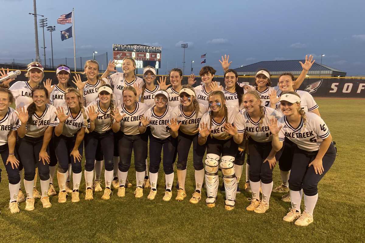 Lake Creek headed back to regional finals after sweep of Friendswood