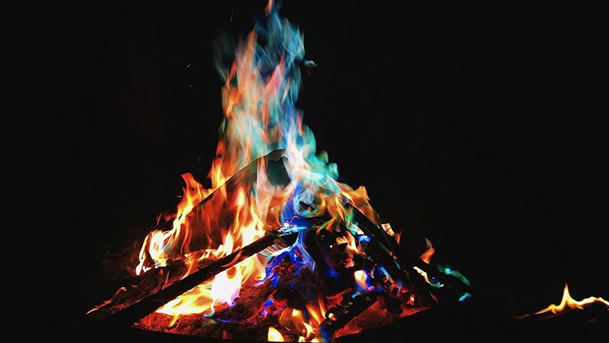 These Magical Flames packets will make your campfire all kinds of colorful