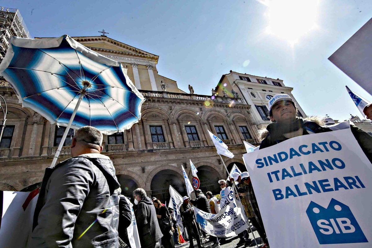 Partiti con le spalle al muro. La grana dei balneari era stata infilata nel Pnrr