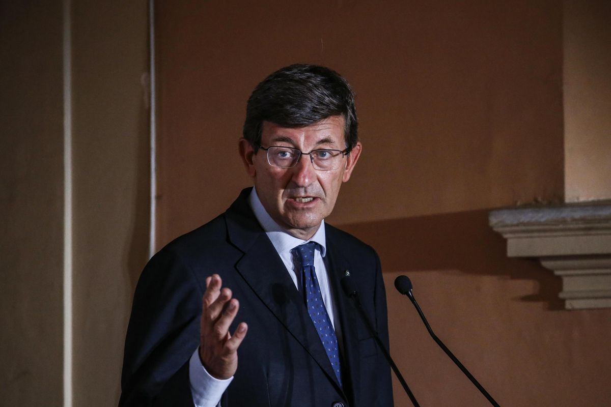 Per lo spazio Colao preferisce le aziende straniere a quelle italiane