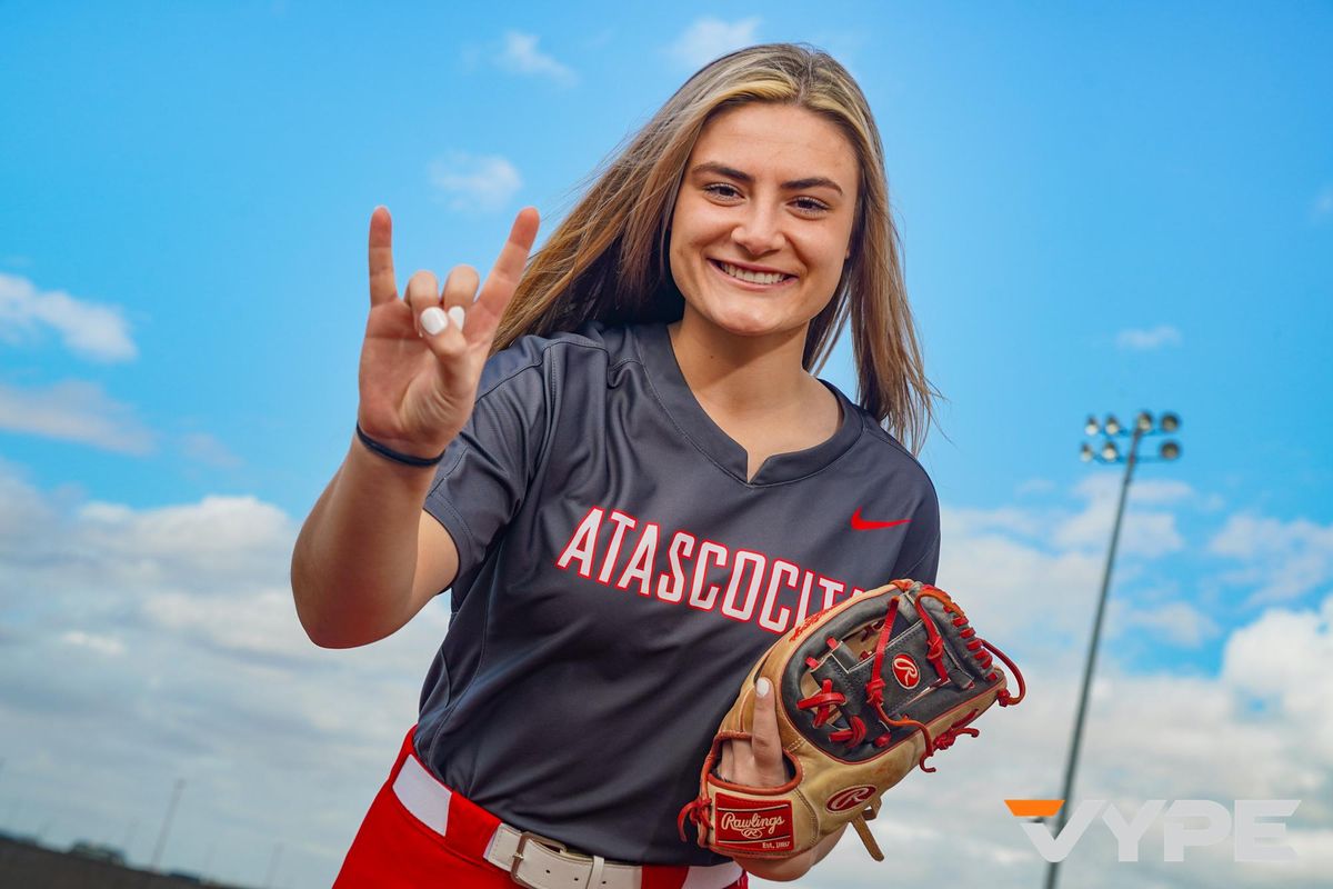 TEXAS FIGHT: Nine former Houston-area softball stars advance to WCWS National Championship with Longhorns