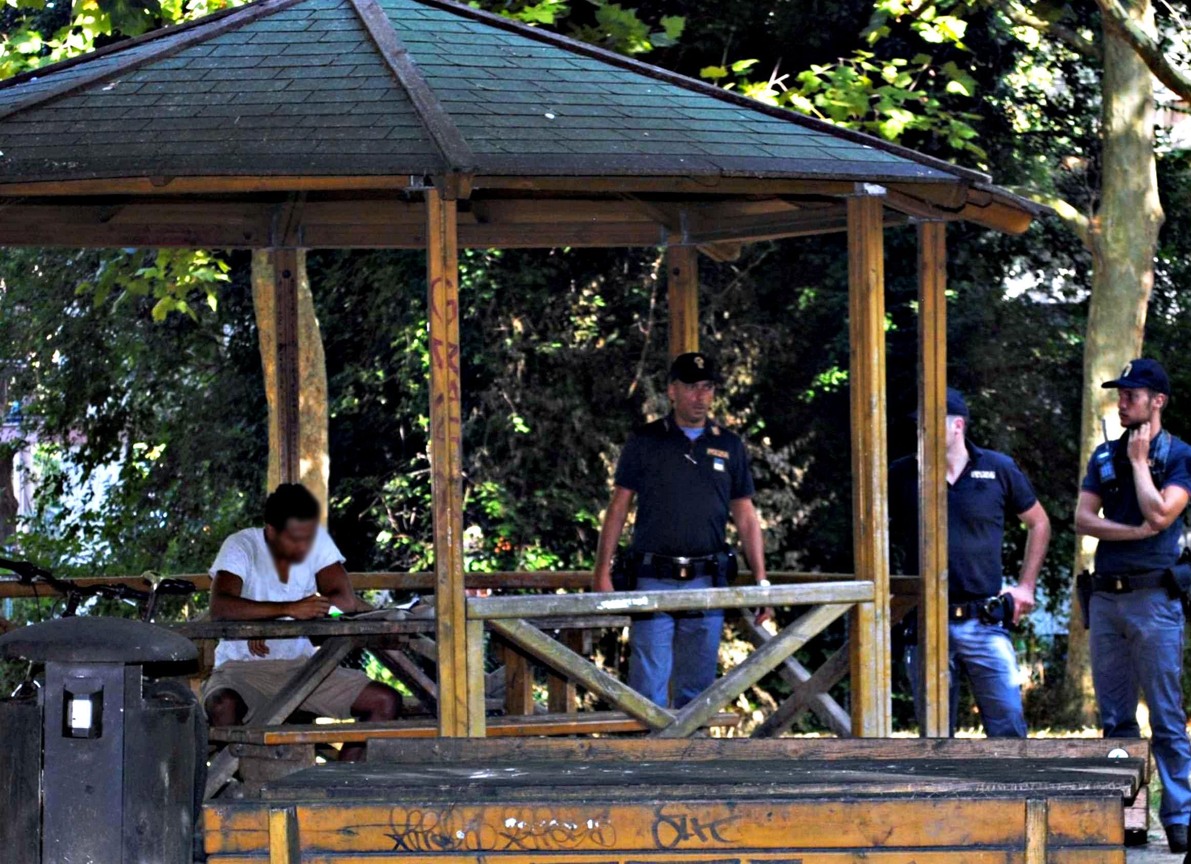 Baby gang africane sui litorali: assalti modello Peschiera