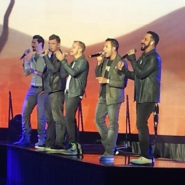 backstreet boys bring kids on stage