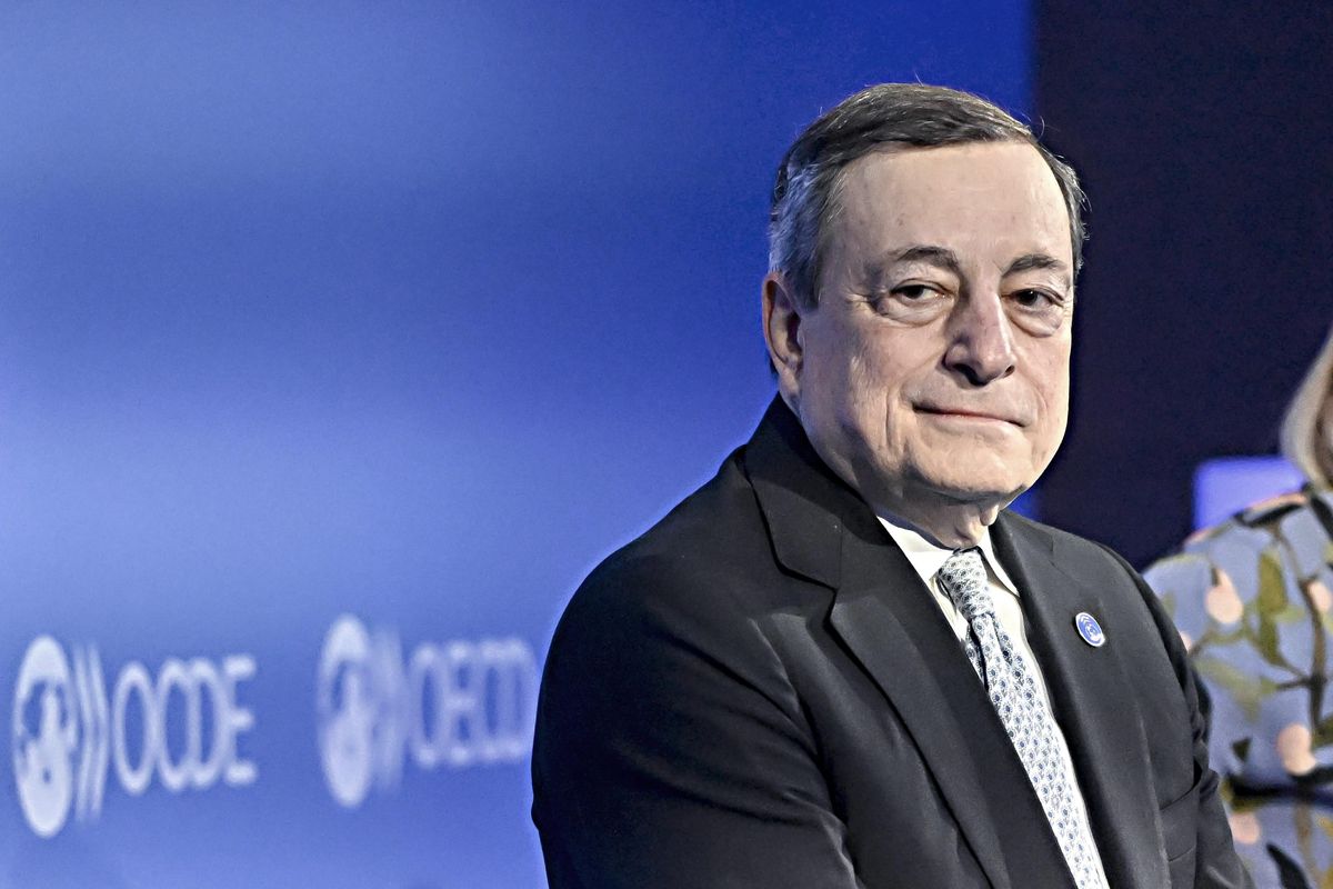 Draghi freme per spalmare il debito con l’Ue