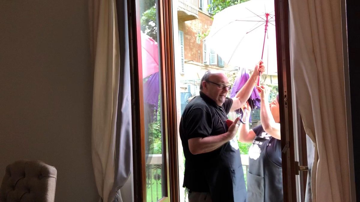 Le pillole di galateo di Petra e Carlo: le precedenze