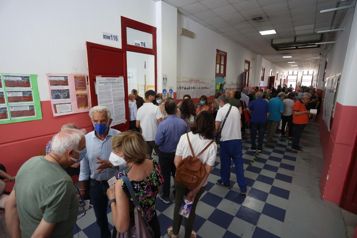 La democrazia si è fermata a Palermo