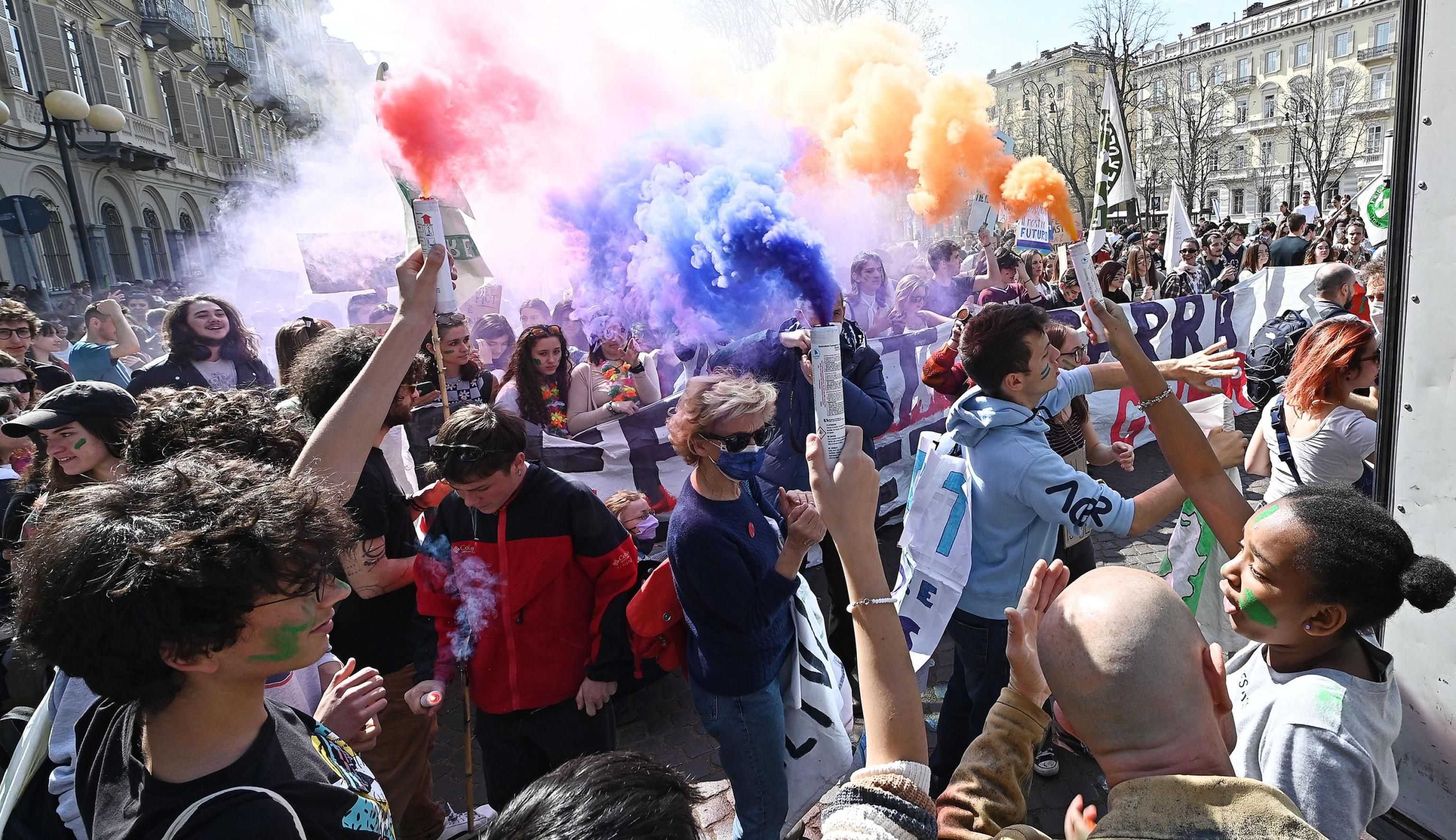 Indagati gli attivisti di Askatasuna, infiltrati tra i fan di Greta