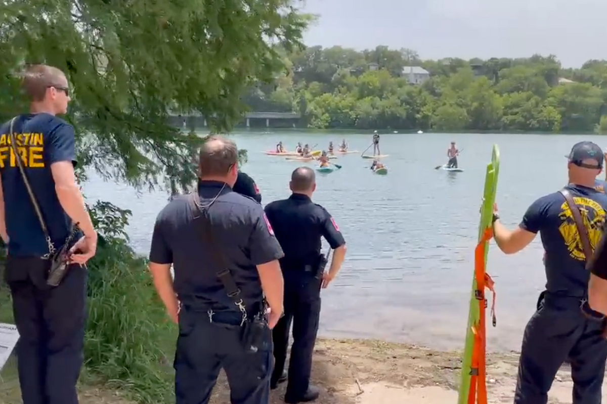 Paddleboarders help Game Warden who crashed small plane into Lady Bird Lake