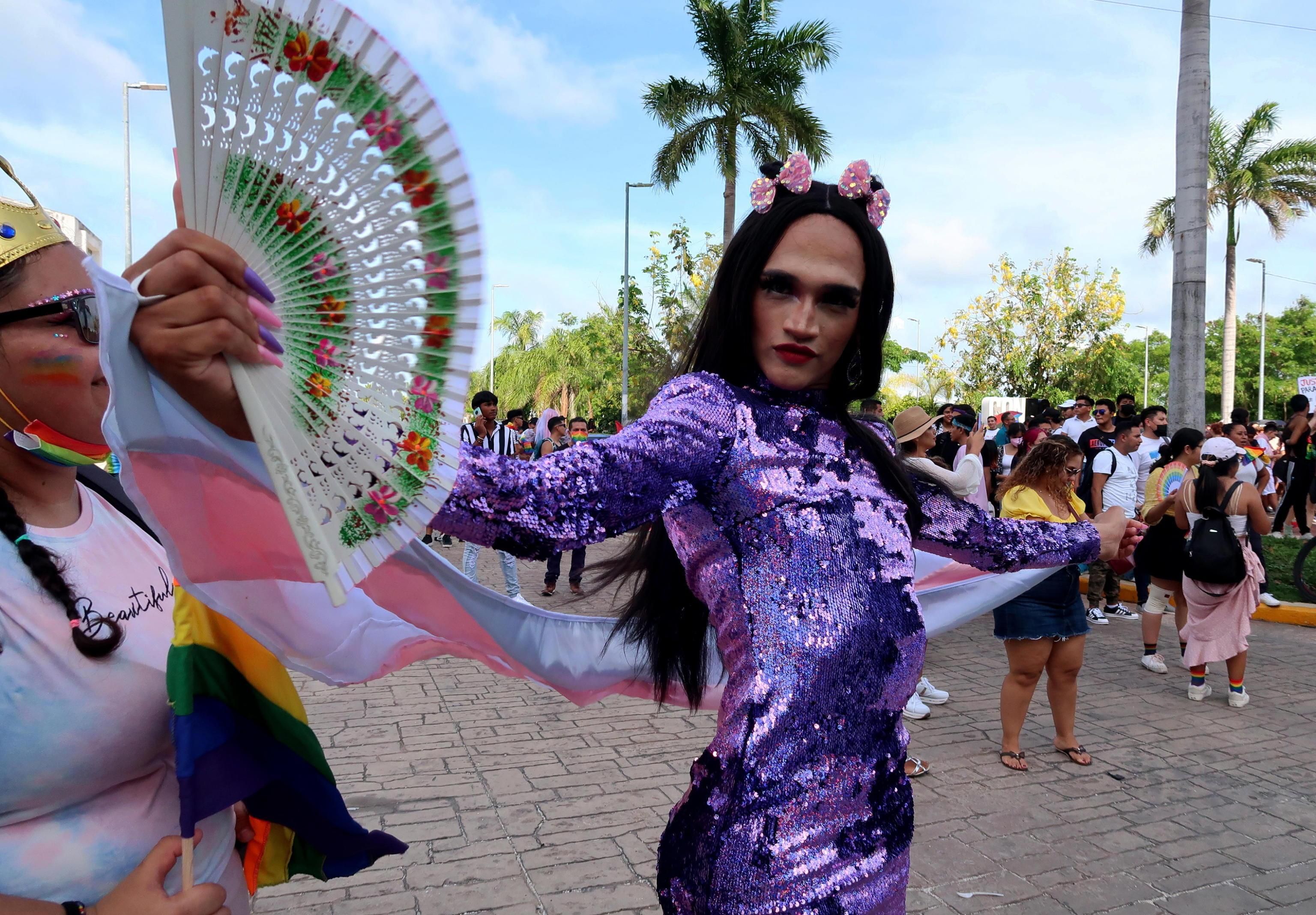 I sindacati ci regalano gli infermieri trans
