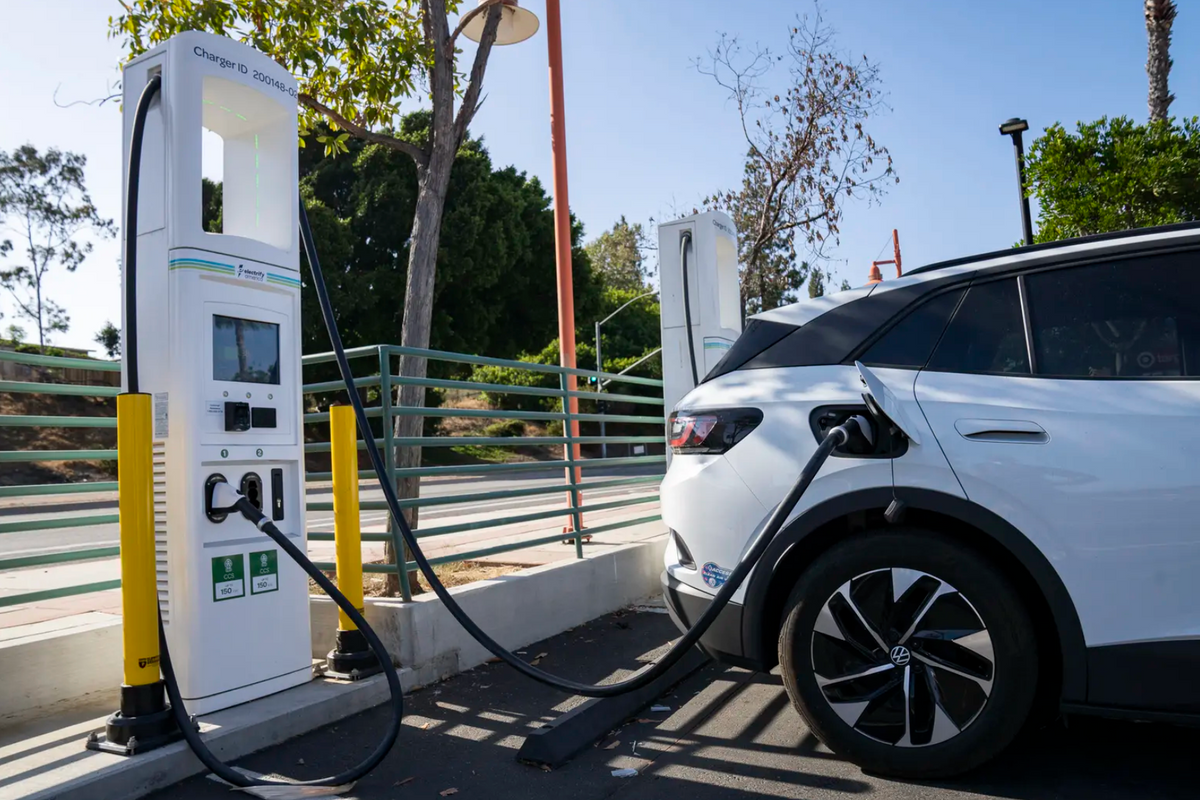 Texas plans to place charging stations for electric cars every 50 miles on most interstates
