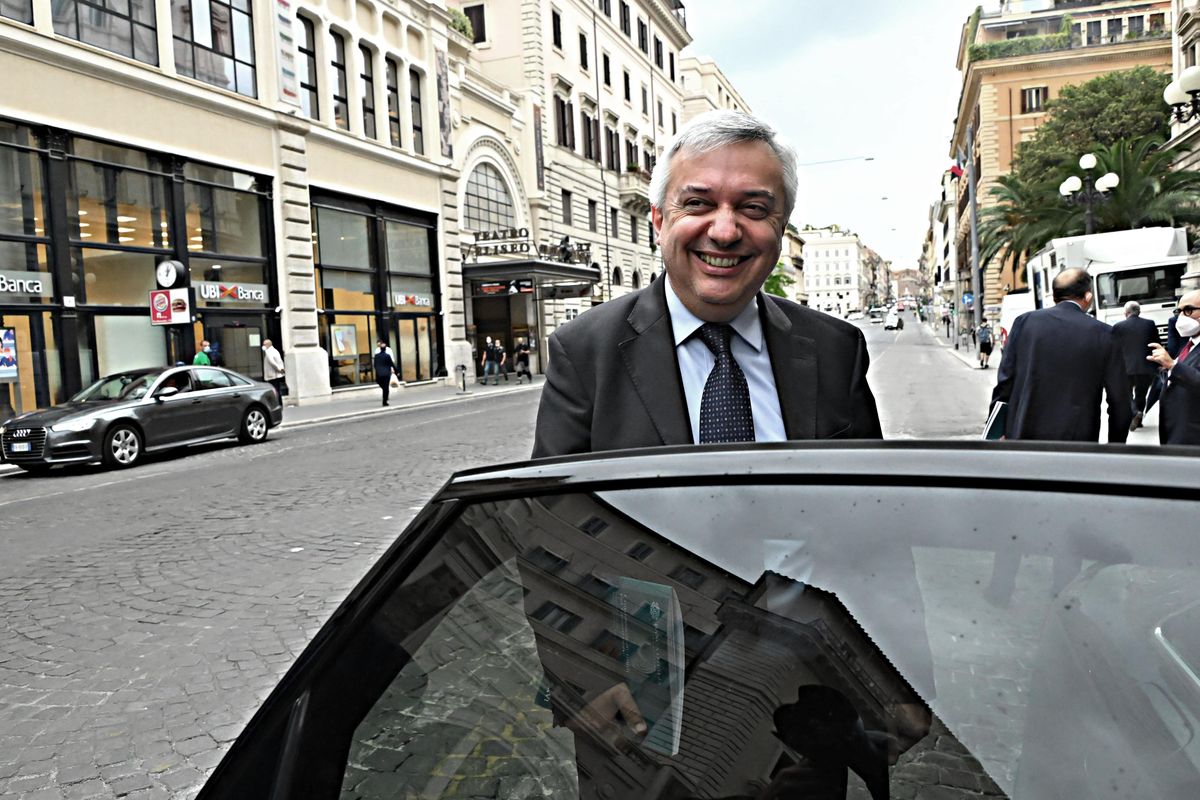 «Repubblica» al pride. Molinari convoca i redattori alla parata