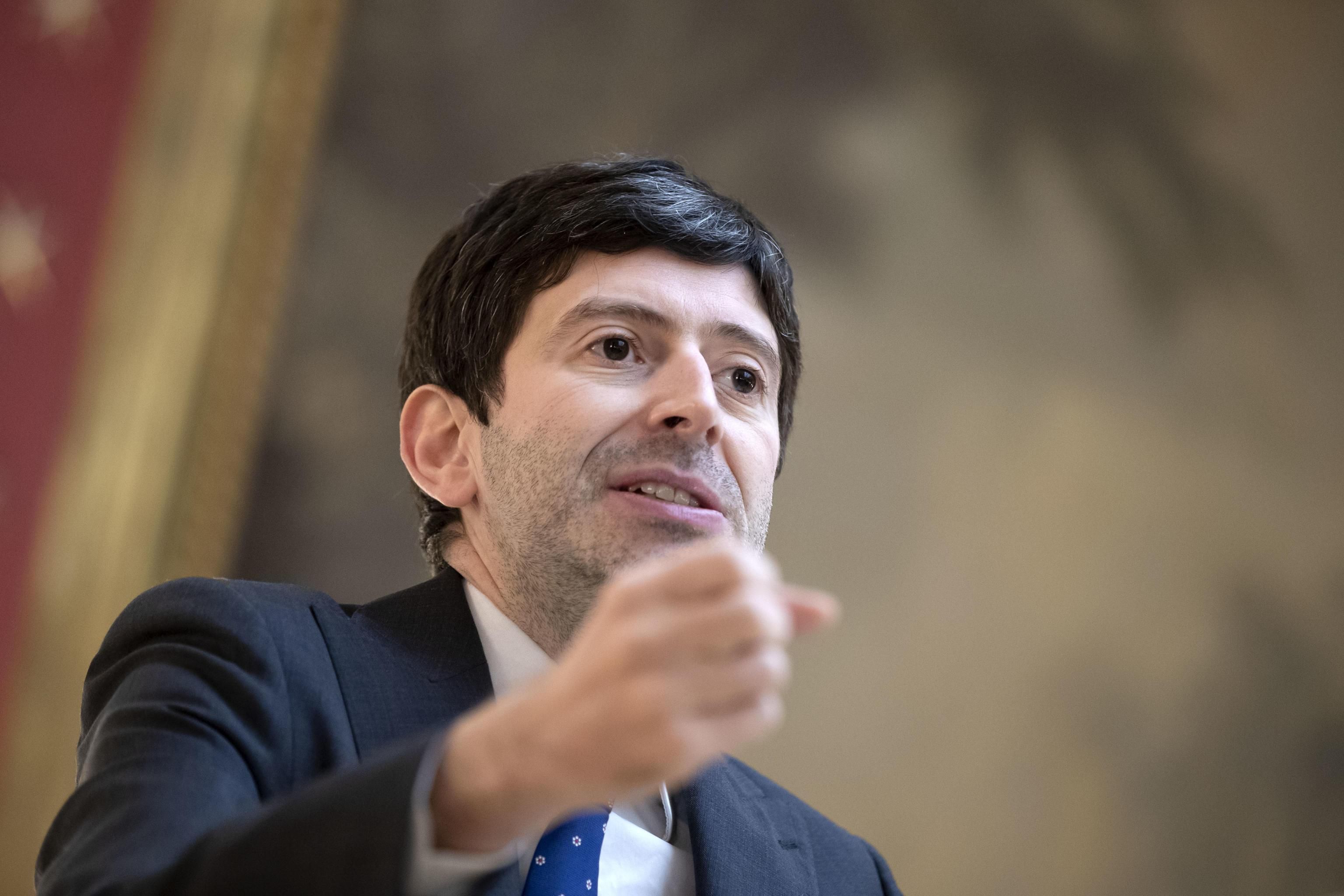 Mascherine ed effetti avversi: il grande silenzio di Speranza