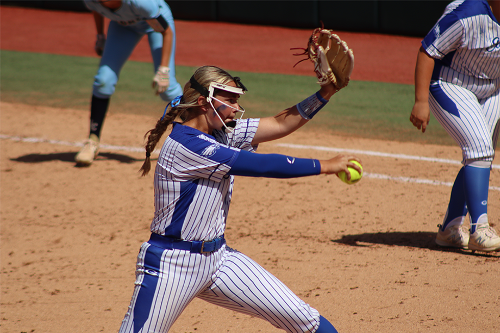 Roaring sendoff to state softball playoffs for Lake Creek Lions