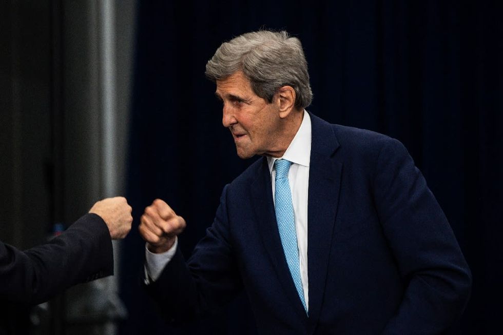 Climate Envoy Kerry Vows US Will Meet Emissons Goal Despite Court Setback - Vimarsana News
