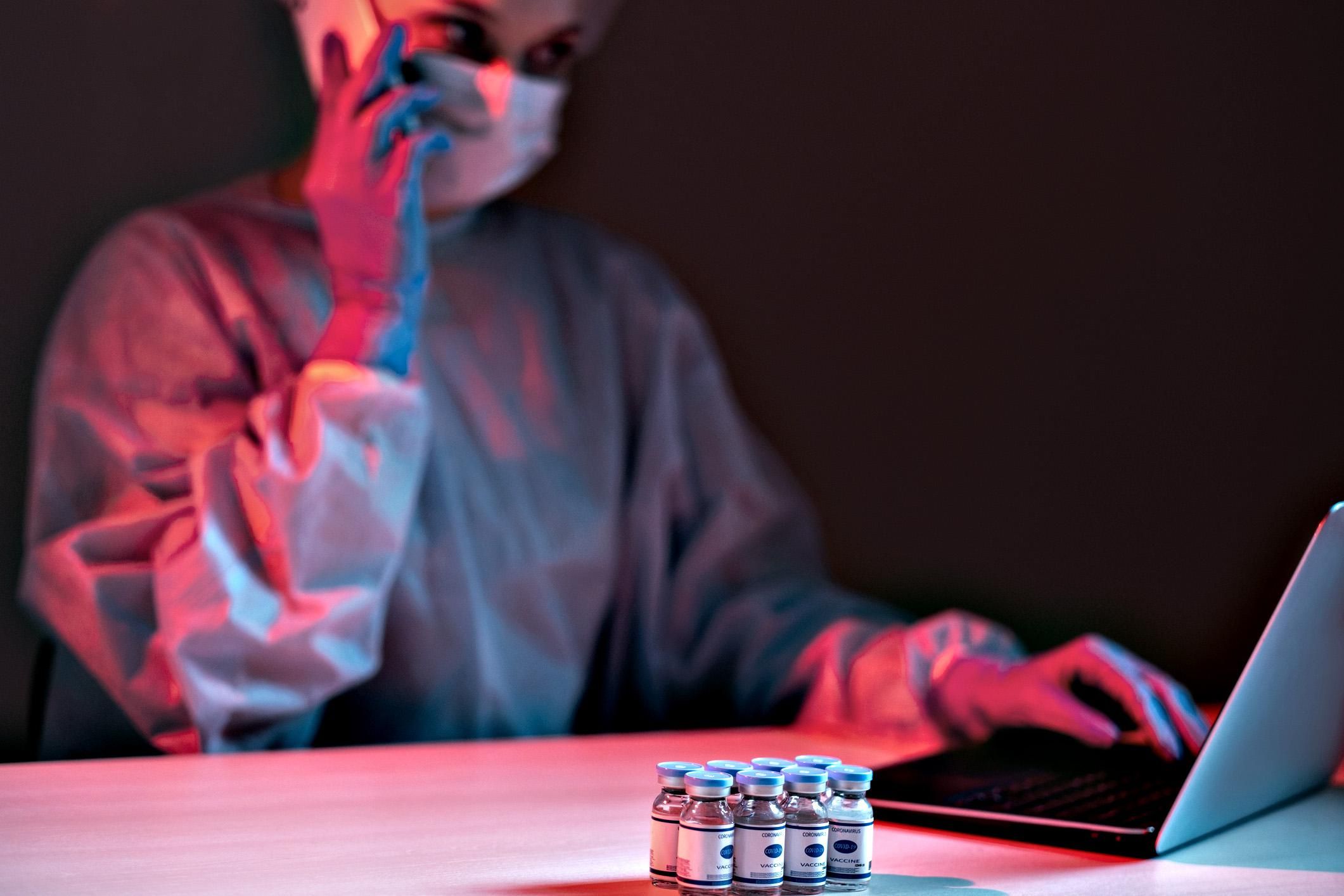 «Sentenza disciplinare taroccata per punire il medico incerto sui sieri»