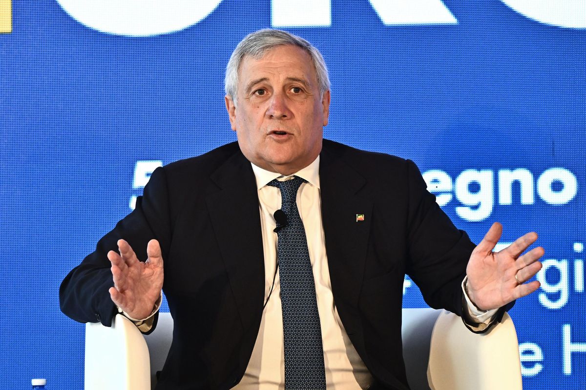 Antonio Tajani: «La sinistra vuole picconare il governo»
