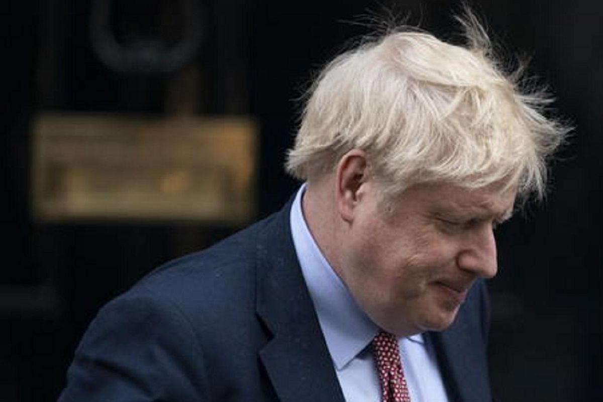 BoJo solo, Downing street si svuota. E non ci sono soluzioni all’italiana