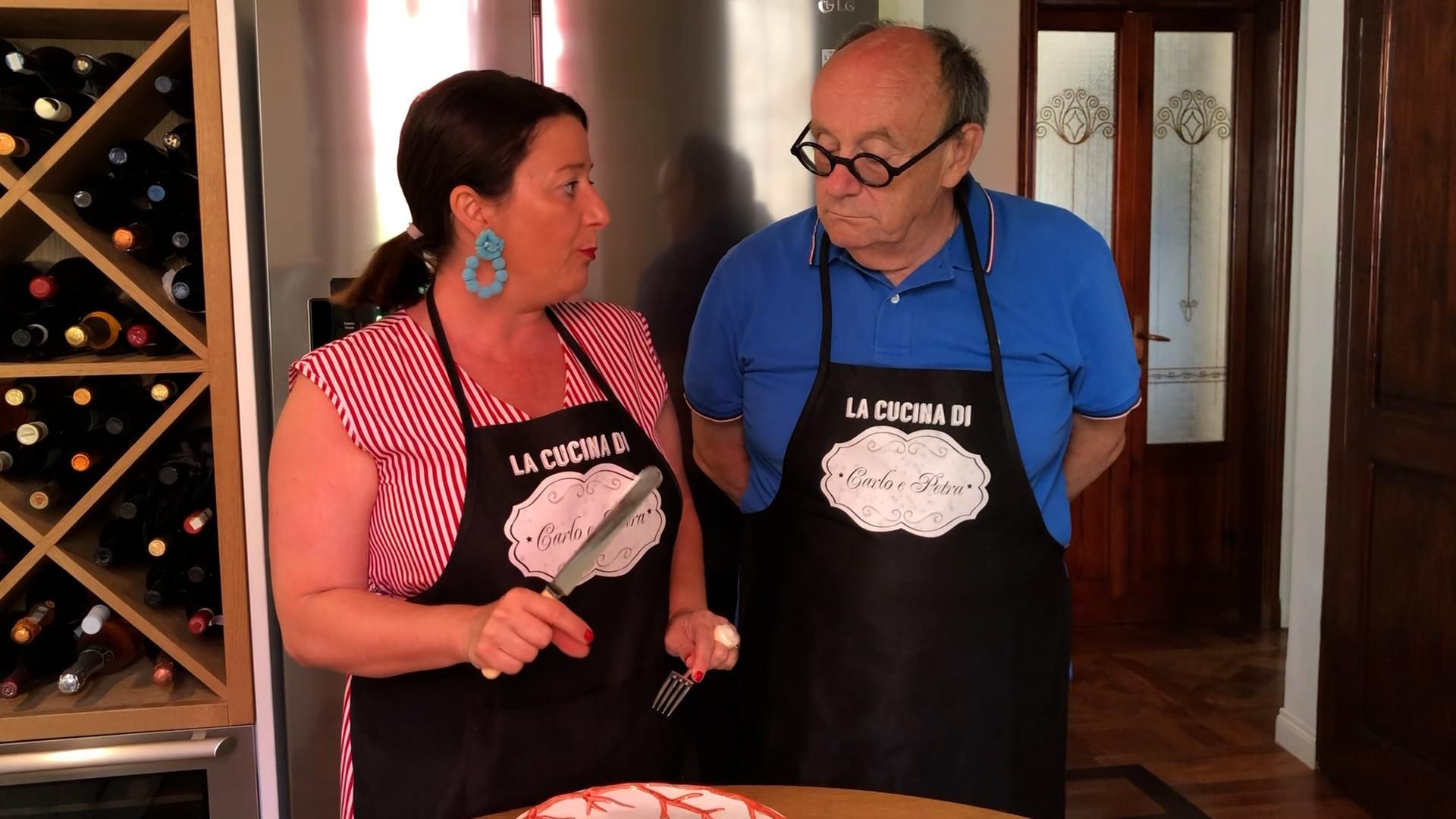 Le pillole di galateo di Petra e Carlo: come mangiare la pizza