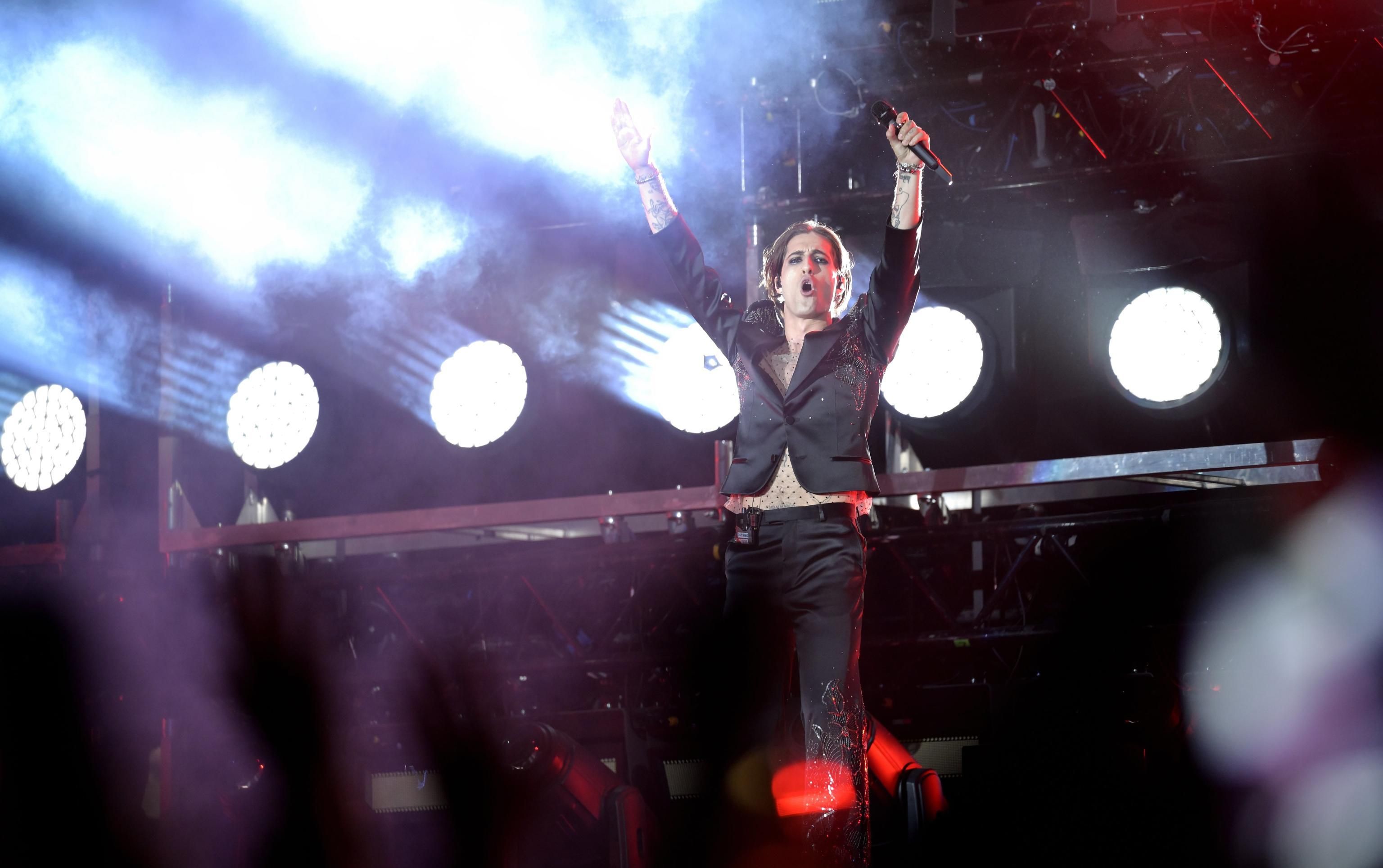 Si abbatte la censura sui medici contrari alle nuove restrizioni