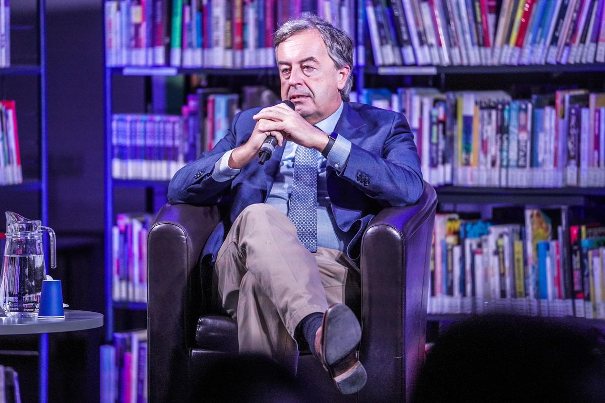 Burioni bullizza chi osa criticarlo