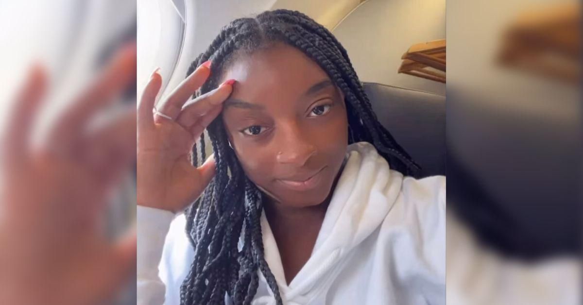 A Flight Attendant Offered Simone Biles A Coloring Book On Her Flight–And Her Response Was Priceless