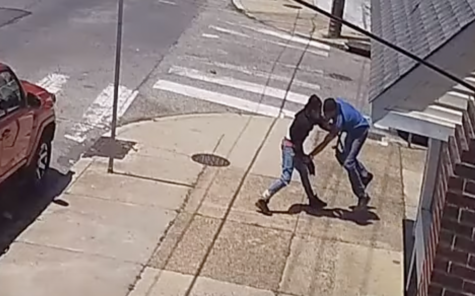 Video: Man fights robber, takes his gun away. Second crook runs over ...