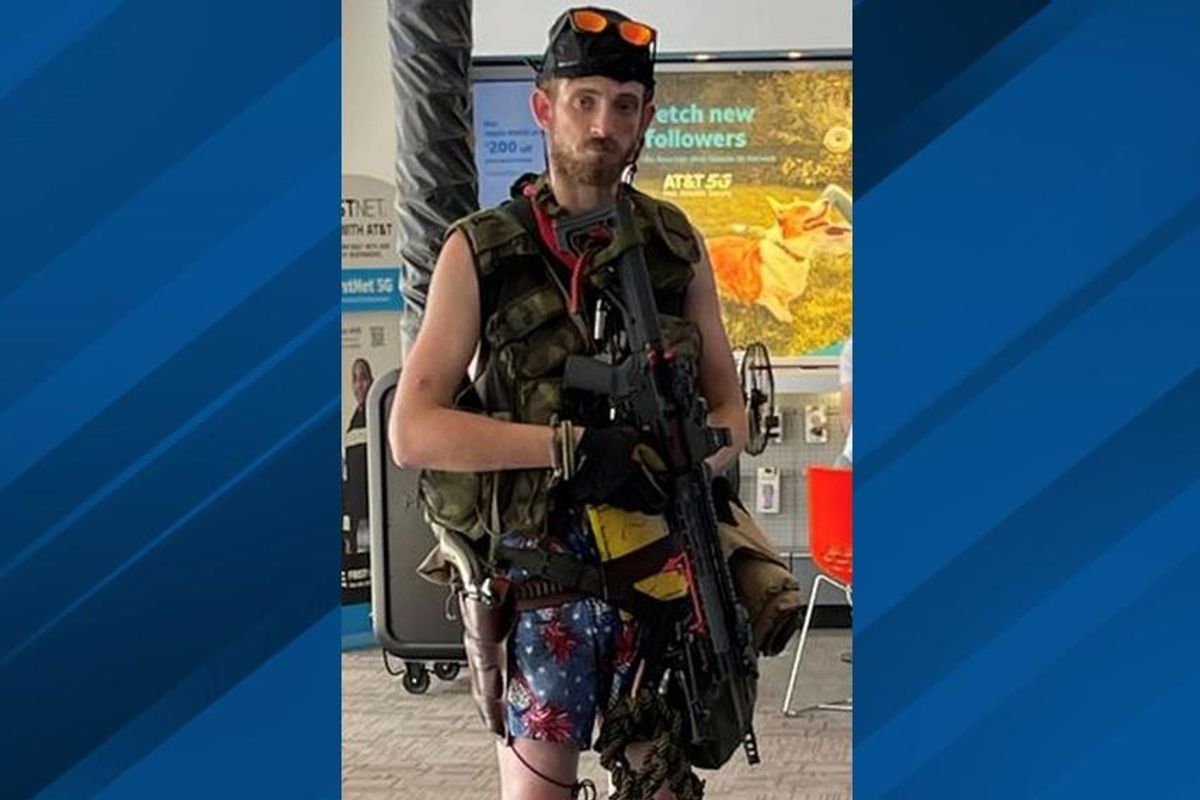 Oklahoma Dude Traipsing Around With AR-15, Pistol, Tactical Vest Just Fine, But Brass Knuckles A Crime