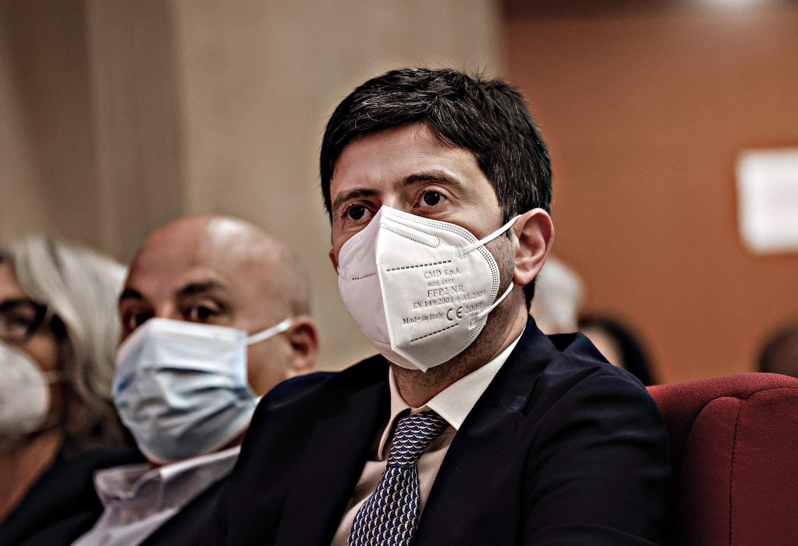 Nuovi vaccini, di sicuro c’è solo l’ago puntato