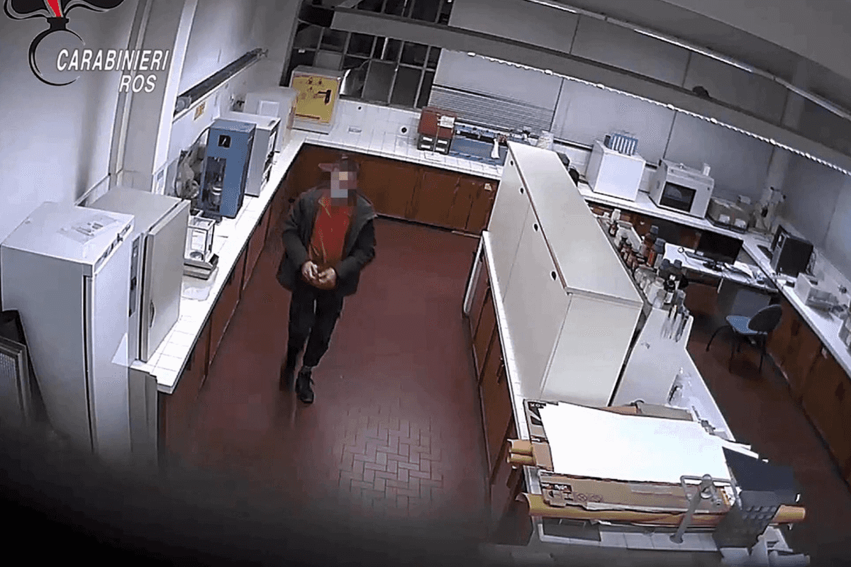 «Coniugi terroristi preparavano attentato in Italia». Lui in arresto, lei no