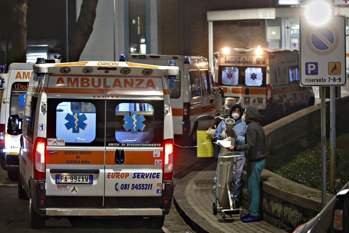 Cade il bluff: ospedali ko ma il Covid non c’entra