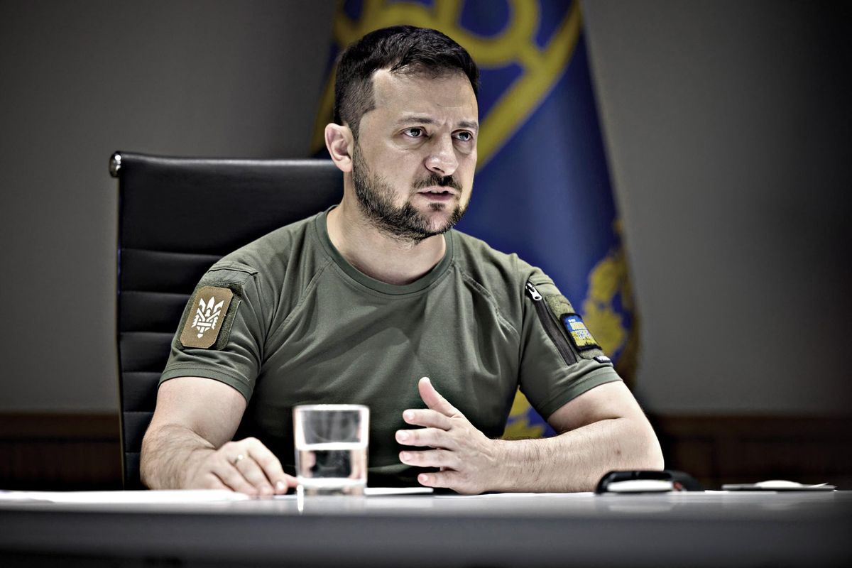 «Sono spie»: iniziano le purghe di Zelensky