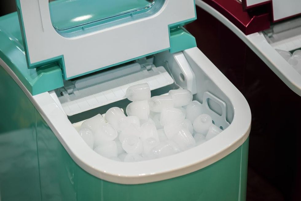 Pellet ice in portable green machine