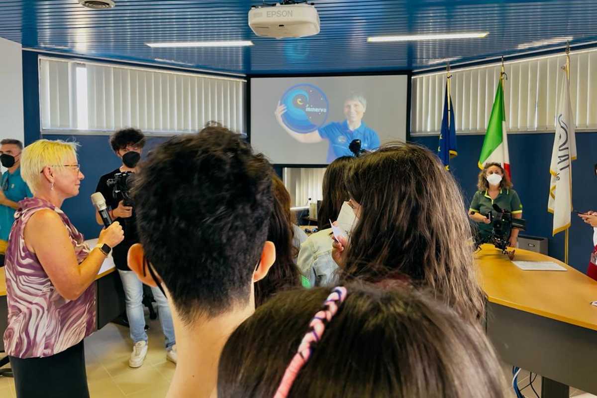 Il collegamento in diretta dallo spazio di Samantha Cristoforetti con i bambini di Matera