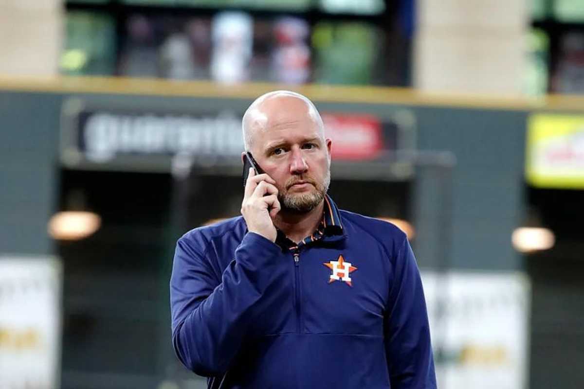 Houston Astros showing interest in this National League slugger, per report