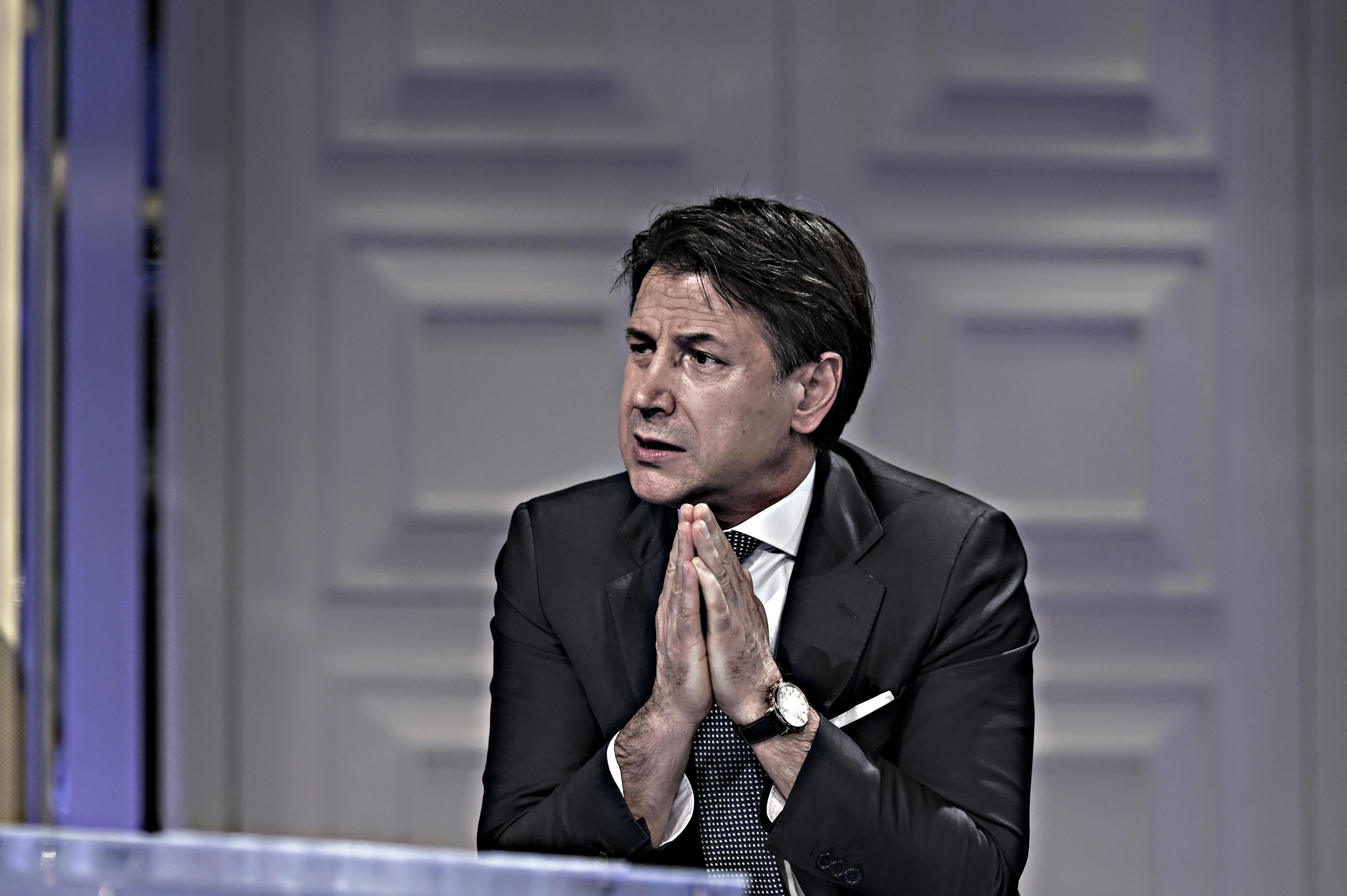 Psicodramma grillino sullo strappo. Il governo è appeso a una telefonata