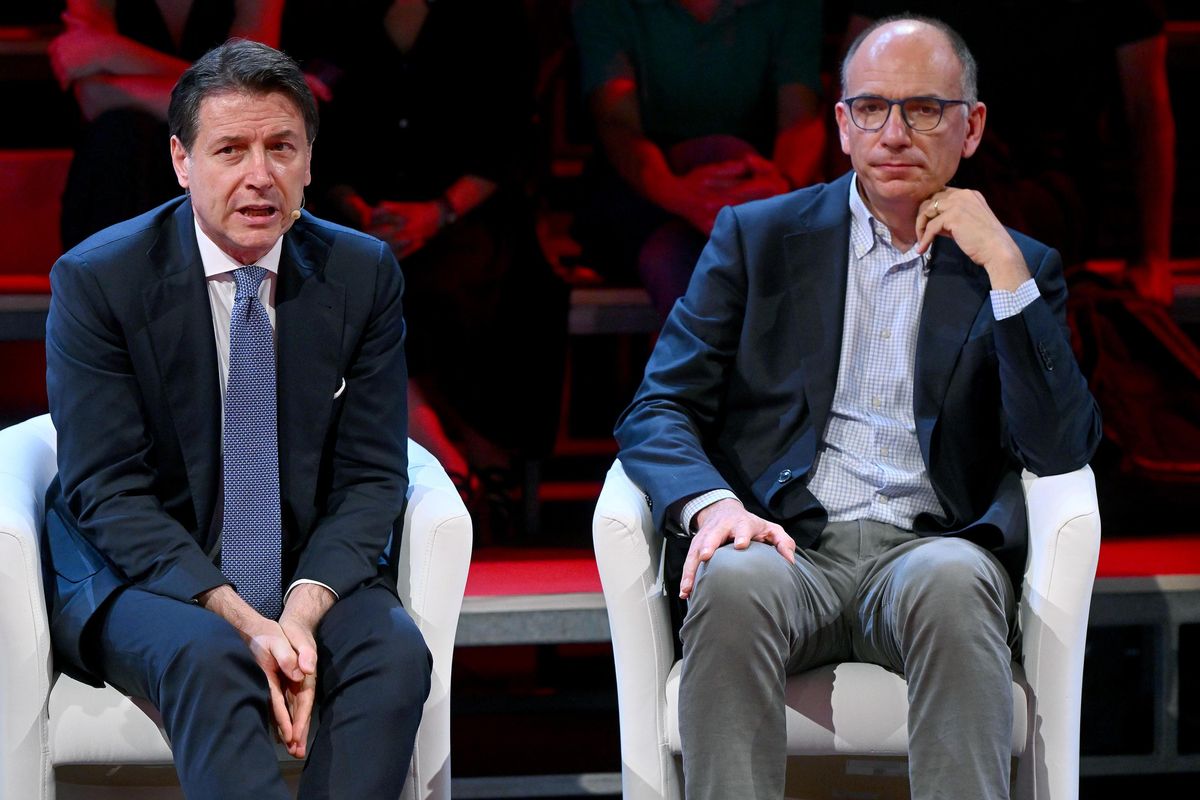 Il Pd lancia l’appello al M5s: «Resta cu’mme»