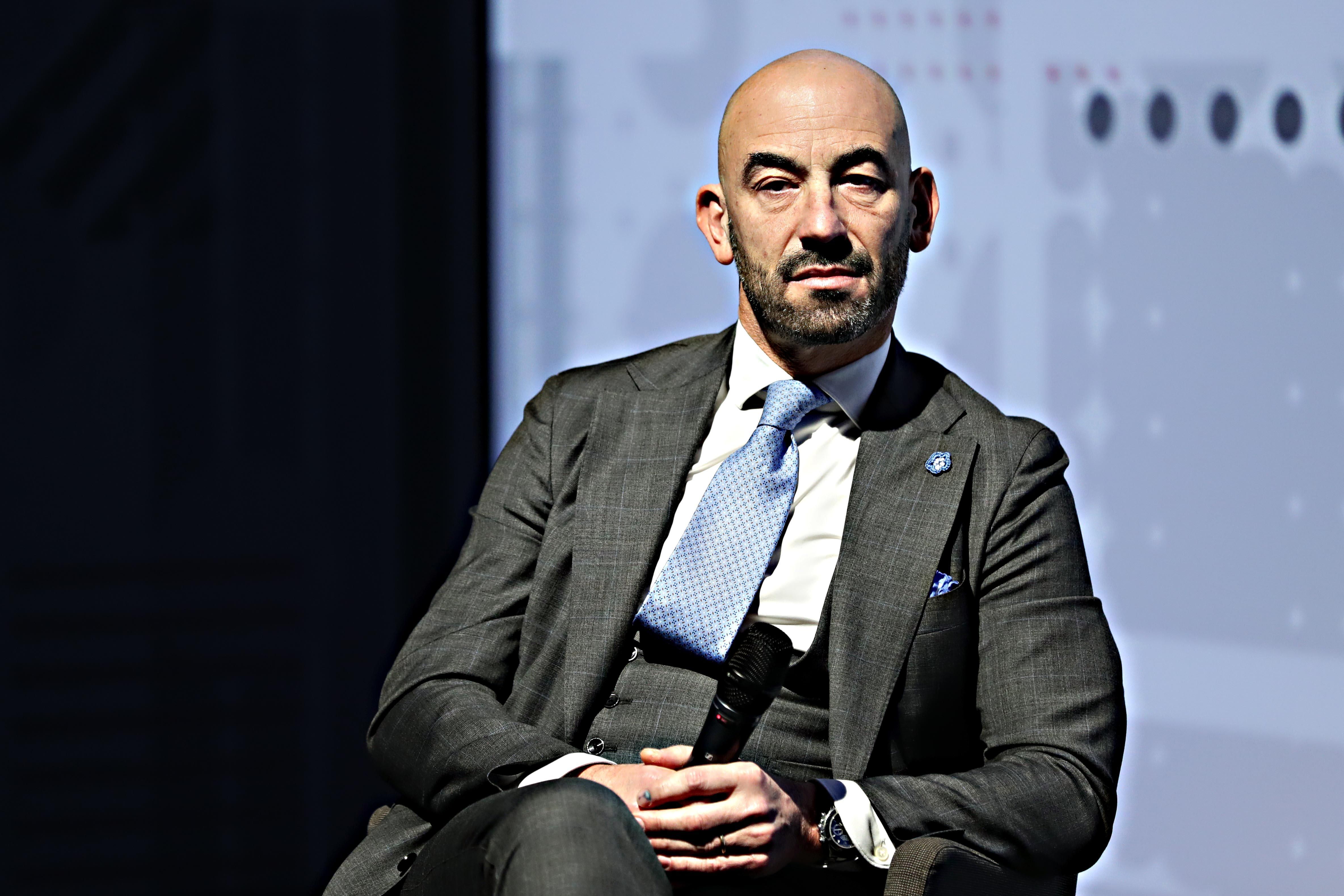 Matteo Bassetti: «Ora dico no al tamponificio e alla quarta dose per tutti»