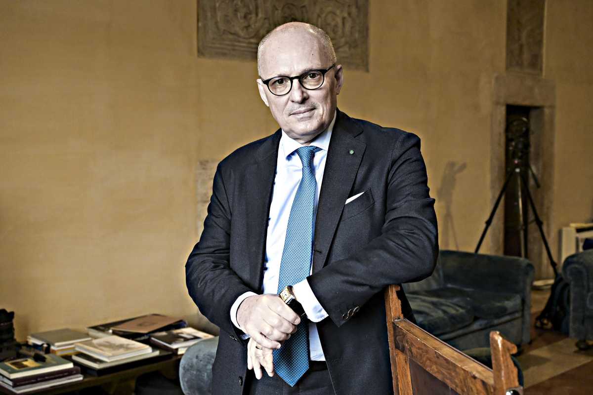 Ricciardi vieta pure la democrazia