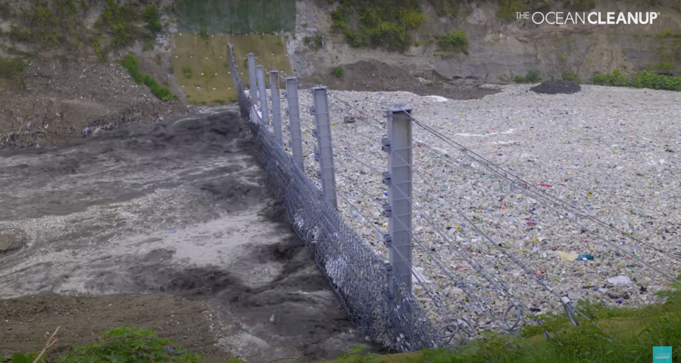 The Ocean Cleanup uses a fence to catch tsunami of trash