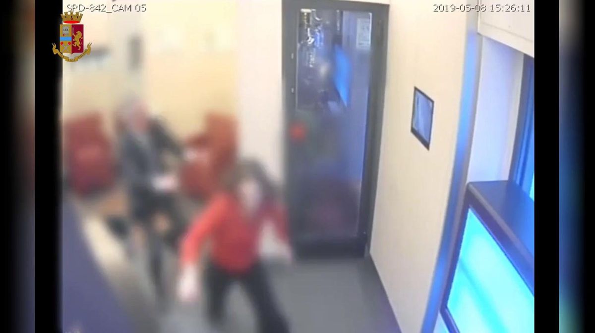 Milano: Polizia arresta tre uomini per rapine in gioiellerie del centro
