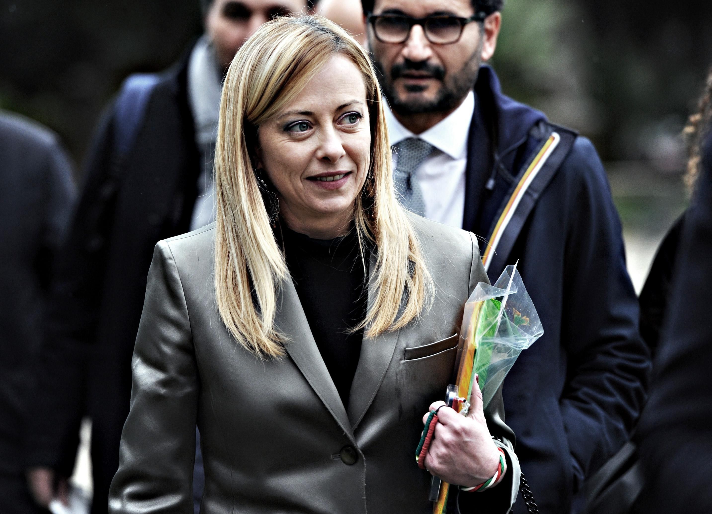 In vista del vertice decisivo Salvini prova a mediare mentre il Cav spara su Letta