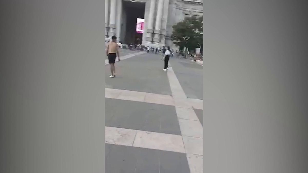 Rissa fra nordafricani davanti alla Stazione Centrale di Milano