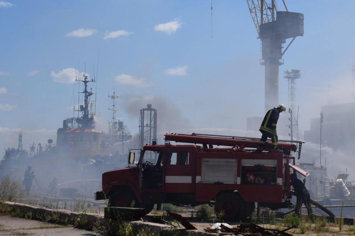 Il giorno dopo l’accordo sul grano piovono 4 razzi sul porto di Odessa