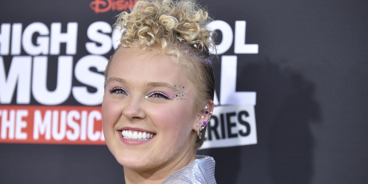 JoJo Siwa Explains Her Comment About Not Liking the Term 'Lesbian'