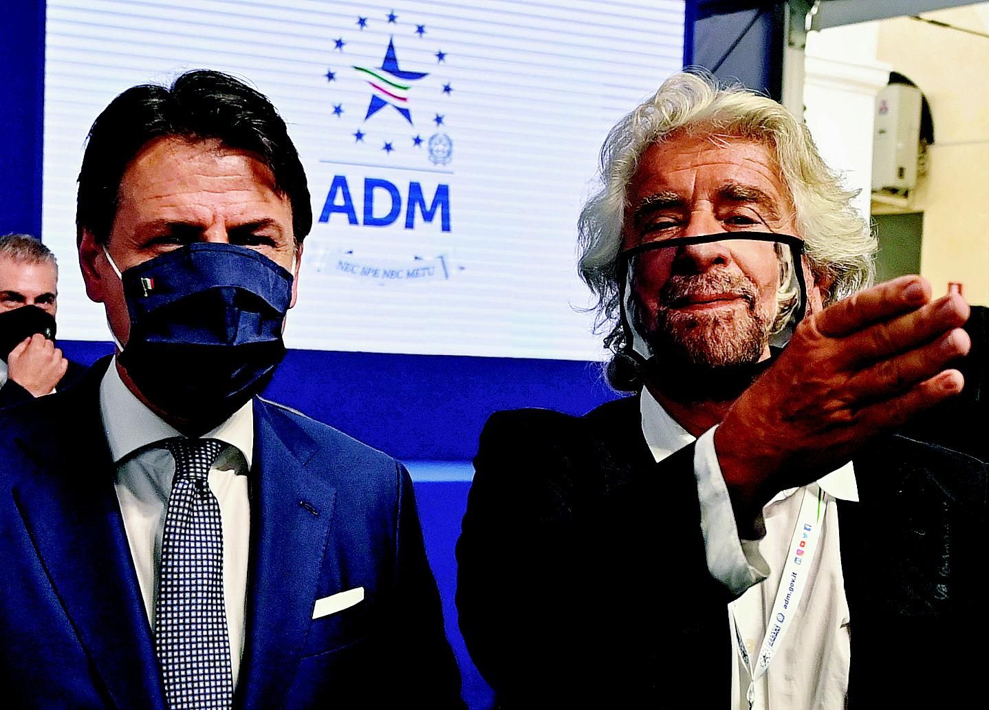 Scatta la tagliola secondo mandato Conte si piega a Grillo e perde i suoi